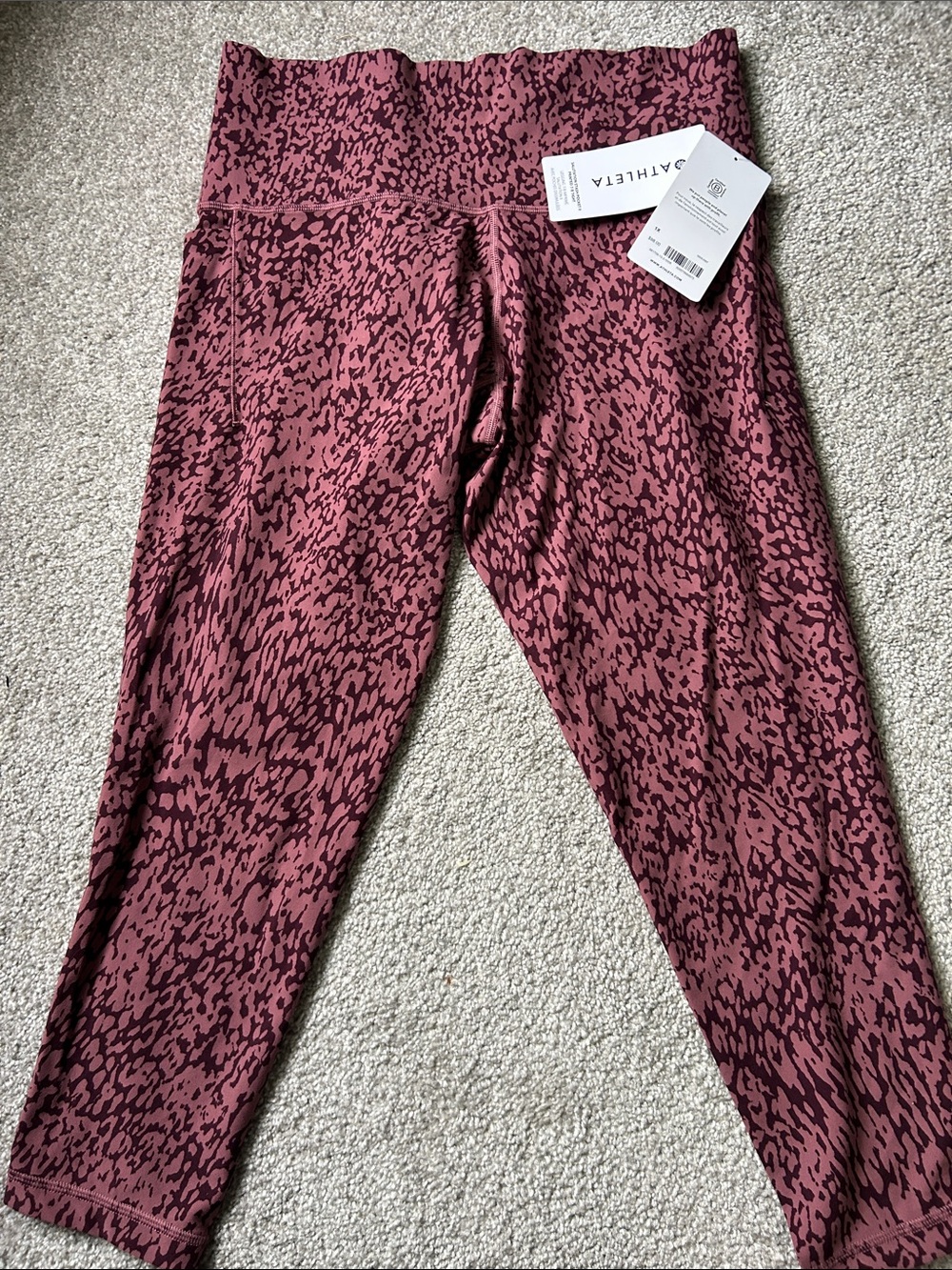 Athleta Salutation Stash Pocket 7/8 Tight